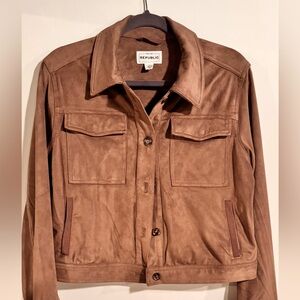 Light-weight suede size LG (10-12) in tobacco/toast color. Casual chic anywhere.